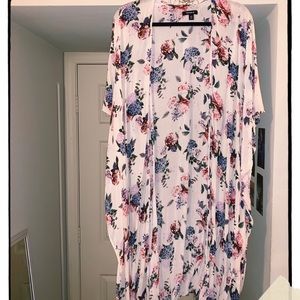 TORRID FLOWER LONG KIMONO